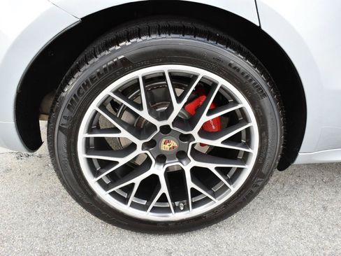 Used 2017 Porsche Macan GTS AWD/4WD image 34