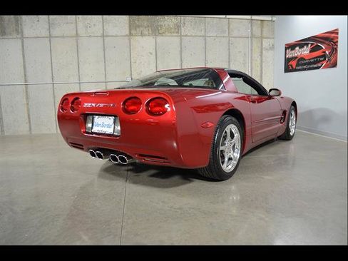 Used 2004 Chevrolet Corvette Coupe w/ Preferred Equipment Group RWD image 7