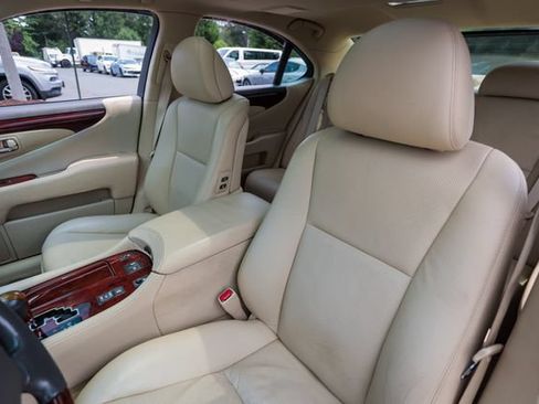 Used 2010 Lexus LS 460 RWD image 20