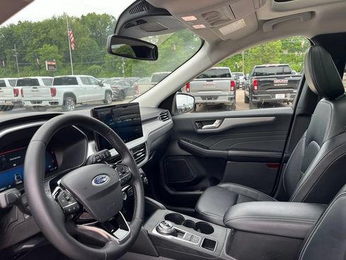 Used 2025 Ford Escape Platinum AWD/4WD image 18