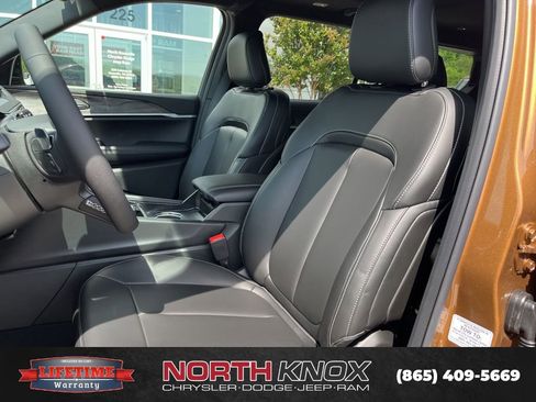 New 2026 Jeep Grand Cherokee L Limited AWD/4WD image 4