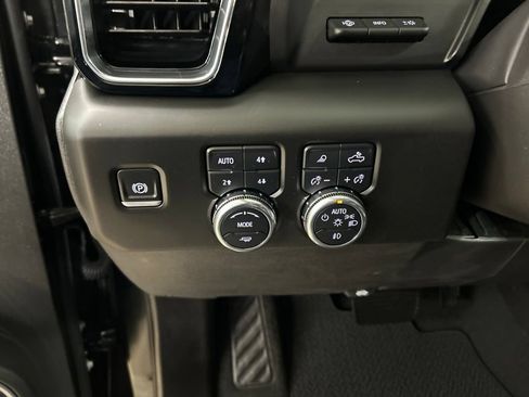 Used 2025 GMC Sierra 1500 Denali w/ Technology Package AWD/4WD image 13