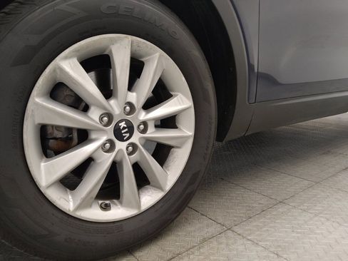 Used 2020 Kia Sorento FWD V6 image 31