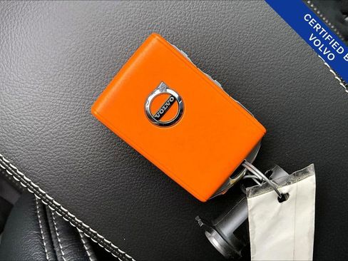 Certified 2023 Volvo XC40 B5 Ultimate w/ Protection Package Premier image 14