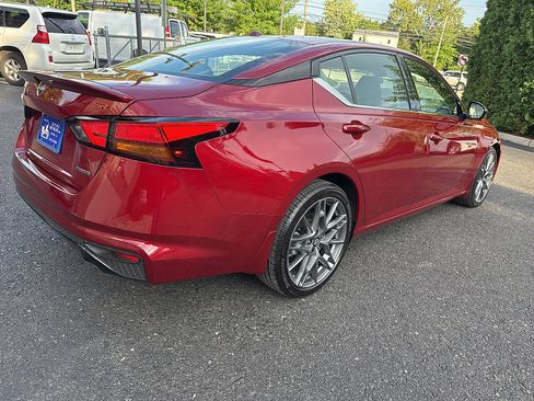 Used 2024 Nissan Altima 2.0 SR FWD image 5