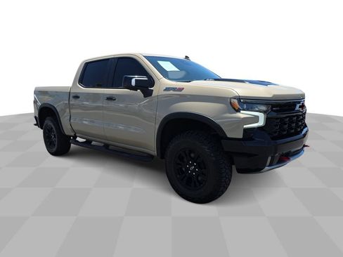 Used 2022 Chevrolet Silverado 1500 ZR2 w/ Technology Package AWD/4WD image 2
