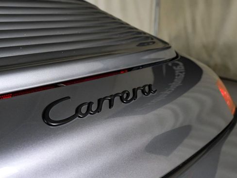 Used 2001 Porsche 911 Carrera RWD image 36