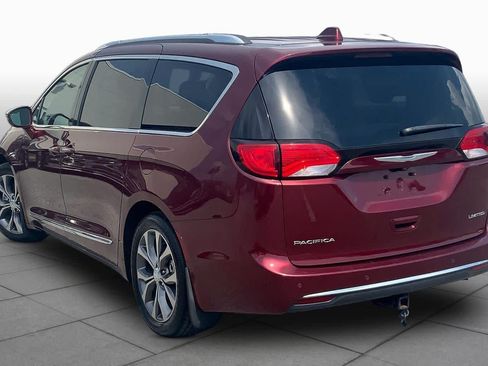 Used 2017 Chrysler Pacifica Limited w/ UConnect Theater Package FWD image 12