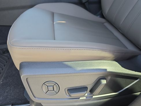 New 2025 Audi Q5 Premium image 28