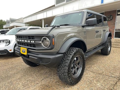 New 2025 Ford Bronco Base w/ Sasquatch Package image 5