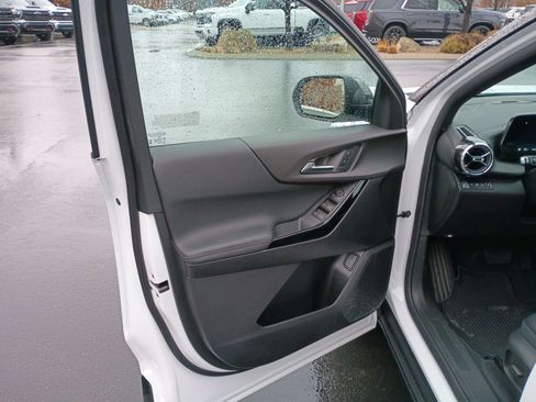 New 2026 Chevrolet Equinox LT w/ Convenience Package II image 28