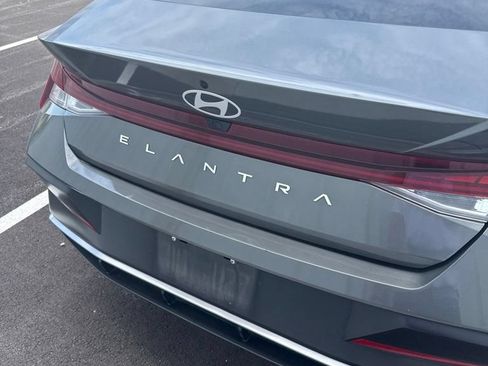 Used 2025 Hyundai Elantra SEL FWD image 4