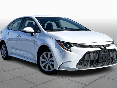 Used 2020 Toyota Corolla LE image 3
