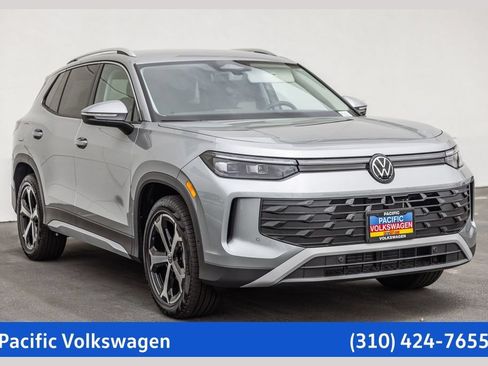 New 2026 Volkswagen Tiguan SE AWD/4WD image 1