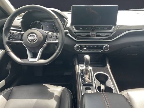 Used 2024 Nissan Altima 2.5 SR w/ SR Premium Package AWD/4WD image 10