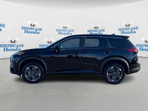 Used 2024 Nissan Rogue SV image 4