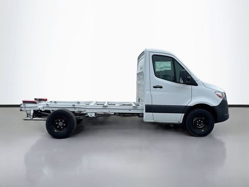 Used 2024 Mercedes-Benz Sprinter 3500 image 3
