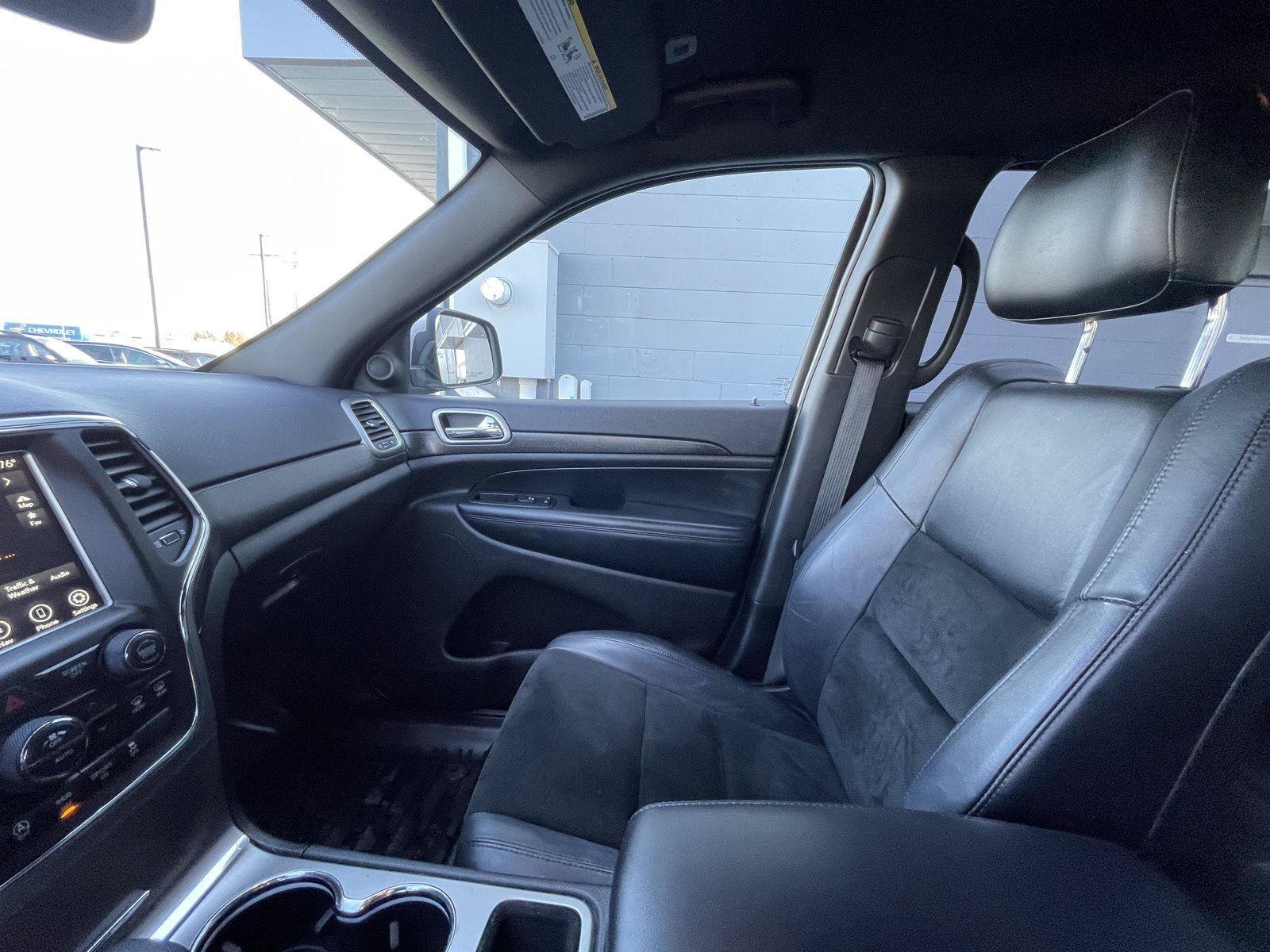 Used 2018 Jeep Grand Cherokee Altitude AWD/4WD image 22