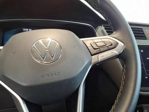 Used 2022 Volkswagen Tiguan SE AWD/4WD image 21