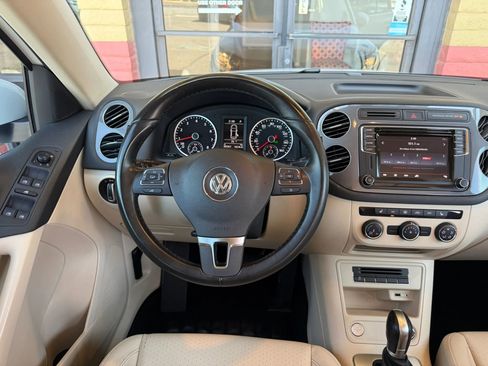 Used 2017 Volkswagen Tiguan S FWD image 30