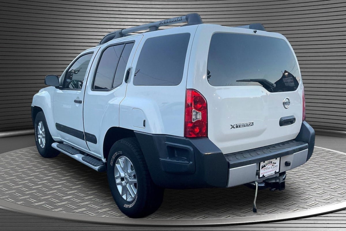 Used 2015 Nissan Xterra S RWD image 4