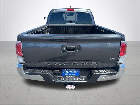 Used 2022 Toyota Tacoma TRD Off-Road w/ TRD Premium Off Road Package AWD/4WD image 8