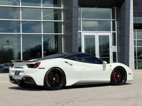 Used 2017 Ferrari 488 GTB image 3