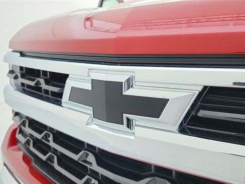 Used 2023 Chevrolet Silverado 1500 LT AWD/4WD image 28