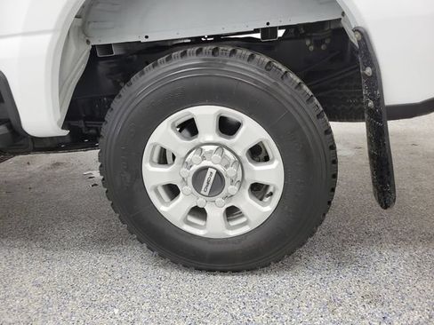 Used 2024 Ford F250 XLT w/ FX4 Off-Road Package AWD/4WD image 5