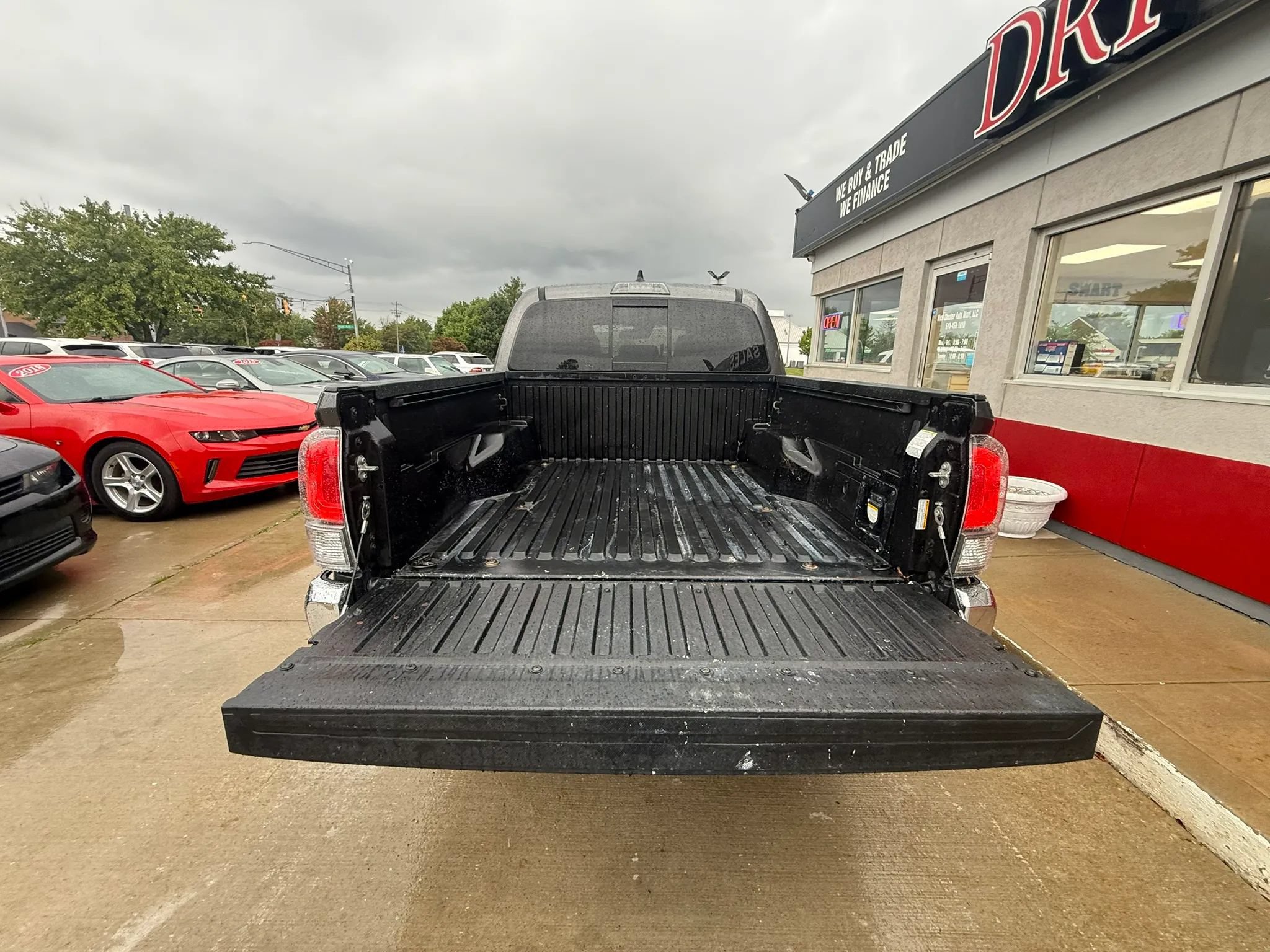 Used 2022 Toyota Tacoma TRD Off-Road AWD/4WD image 21