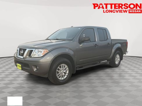 Used 2016 Nissan Frontier SV w/ SV Value Truck Package AWD/4WD image 4