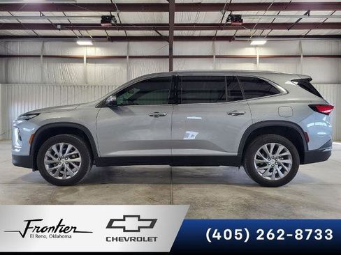 Used 2025 Buick Enclave Preferred image 1