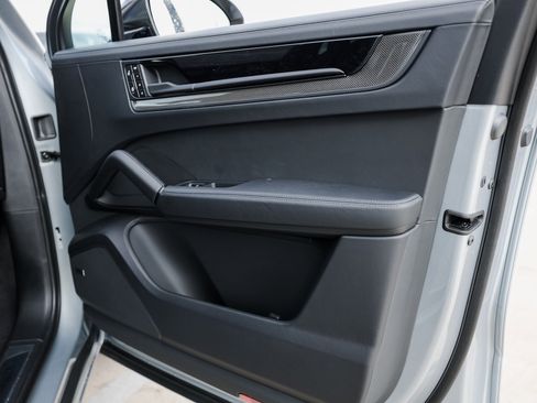 New 2026 Porsche Cayenne GTS image 26