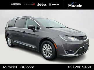 Used 2018 Chrysler Pacifica Touring-L video 1