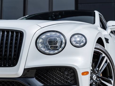 Used 2021 Bentley Flying Spur W12 AWD/4WD image 16