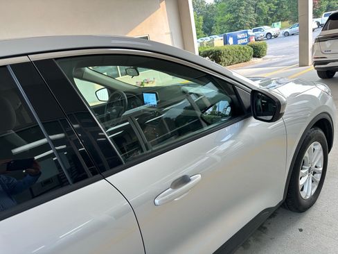 Certified 2020 Ford Escape SE FWD image 8