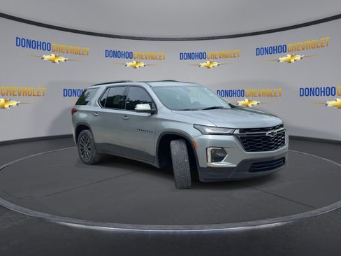 Used 2023 Chevrolet Traverse RS FWD image 5