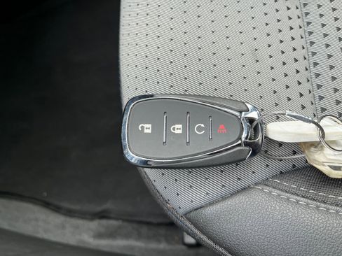 Used 2025 Chevrolet Trax LT image 22