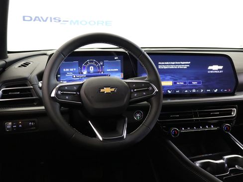 New 2026 Chevrolet Traverse LT w/ Sun and Wheel Package image 15