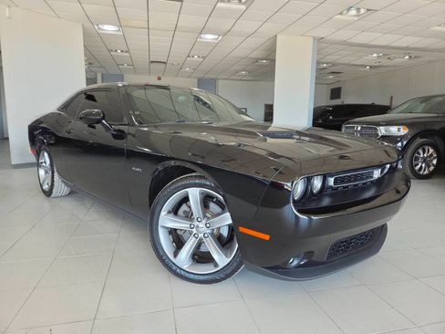 Used 2016 Dodge Challenger R/T w/ Driver Convenience Group RWD image 1