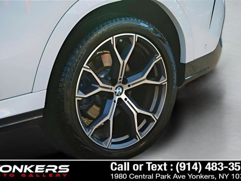 Used 2022 BMW X6 xDrive40i w/ Executive Package image 31