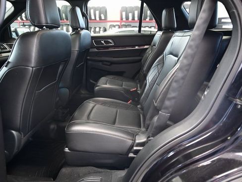 Used 2019 Ford Explorer Platinum image 13