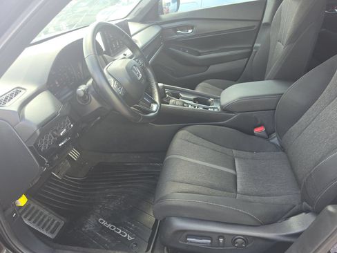 Used 2023 Honda Accord Sport image 7