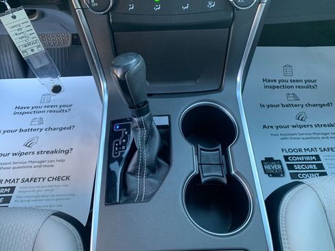 Used 2017 Toyota Camry SE image 20