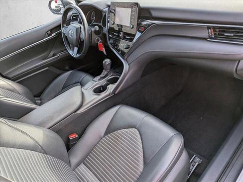 Used 2023 Toyota Camry SE image 19