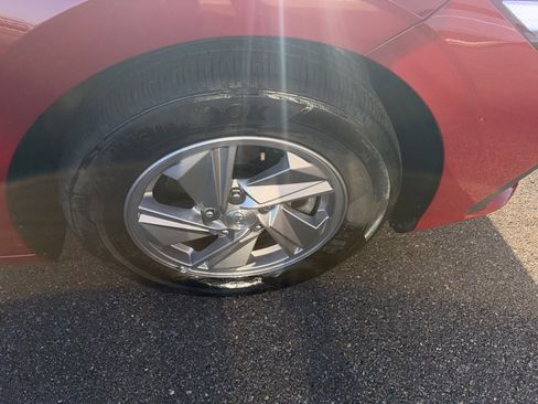 Used 2024 Hyundai Elantra SE image 10