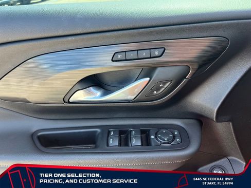 Used 2023 GMC Terrain SLT w/ Tech Package FWD image 23