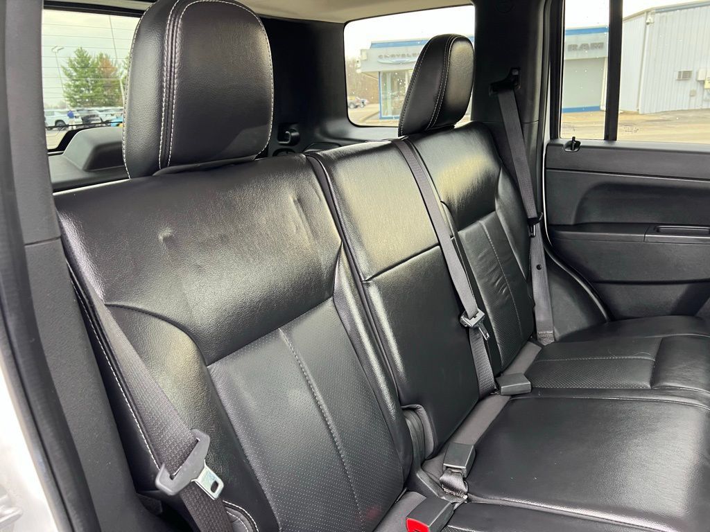 Used 2012 Jeep Liberty Sport AWD/4WD image 15