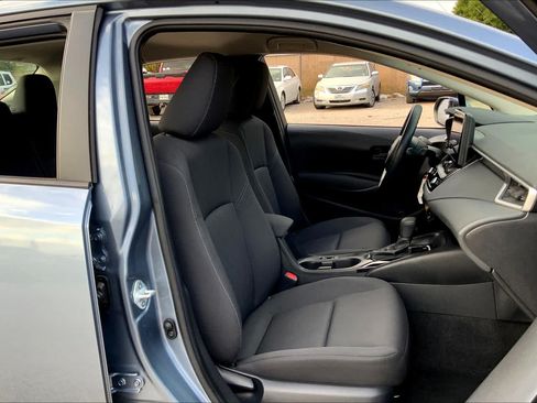 Used 2023 Toyota Corolla LE FWD image 9