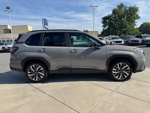 Used 2026 Subaru Forester Touring AWD/4WD image 5